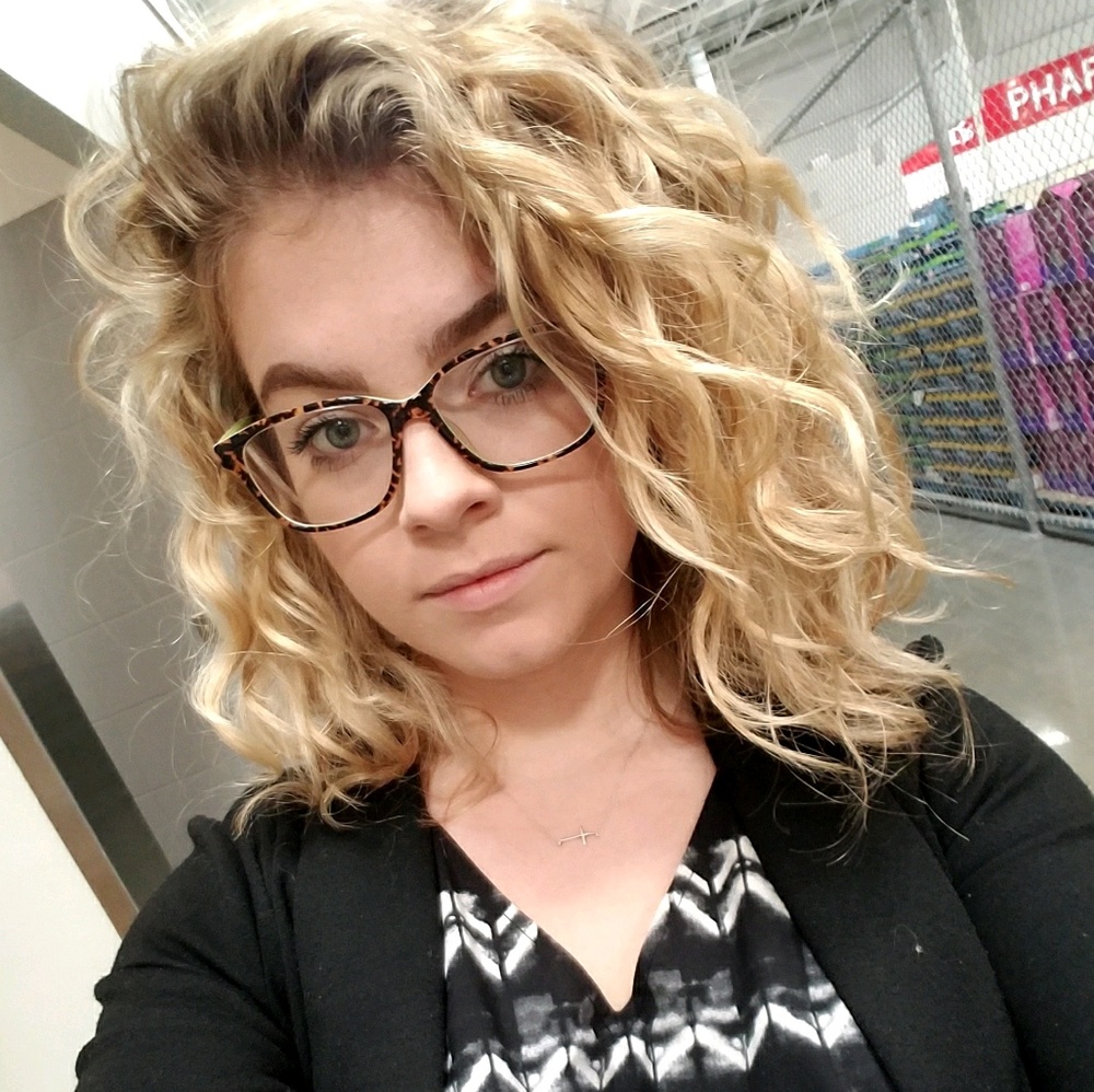 Meet your Posher, Nicole